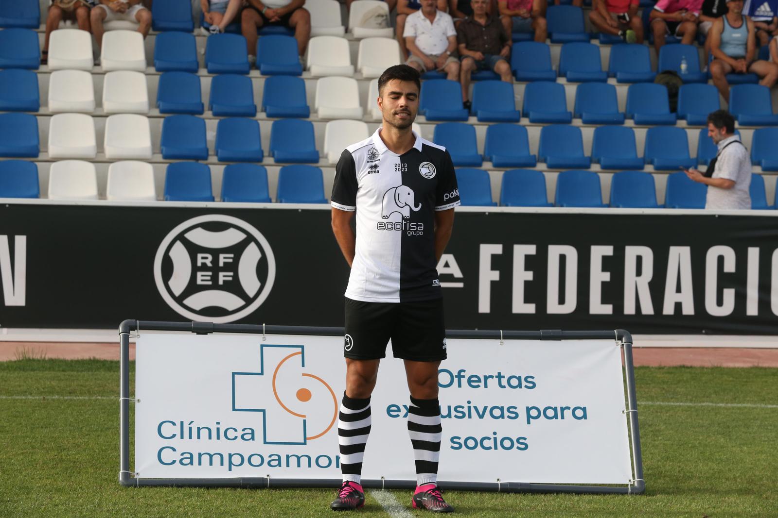 Unionistas vence en el Memorial UDS y presenta a la plantilla ante su afición