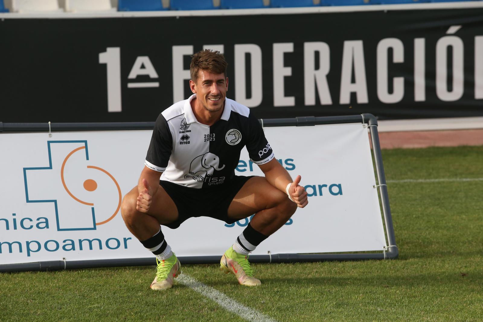 Unionistas vence en el Memorial UDS y presenta a la plantilla ante su afición