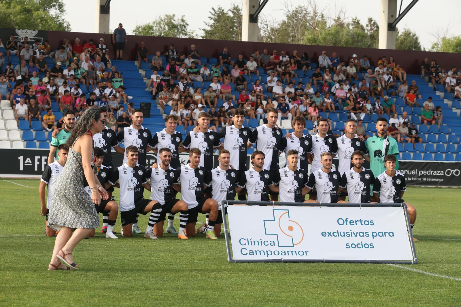 Unionistas vence en el Memorial UDS y presenta a la plantilla ante su afición