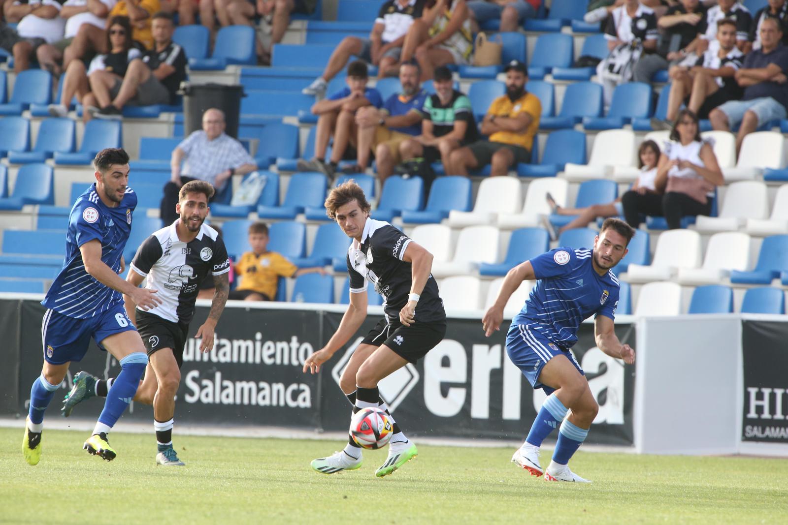 Unionistas vence en el Memorial UDS y presenta a la plantilla ante su afición