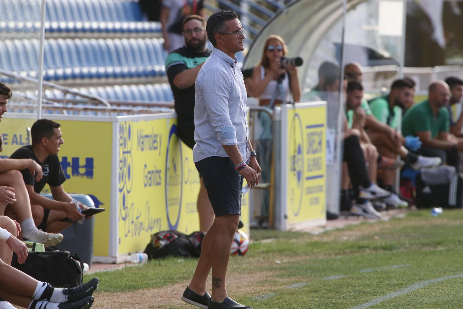 Unionistas vence en el Memorial UDS y presenta a la plantilla ante su afición