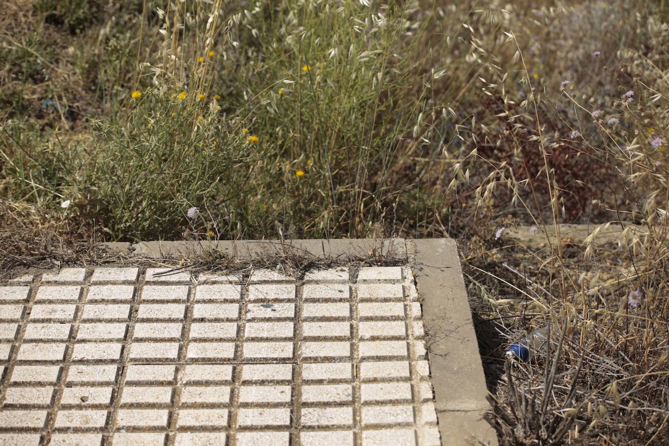 Cuando las cunetas se convierten en un vertedero