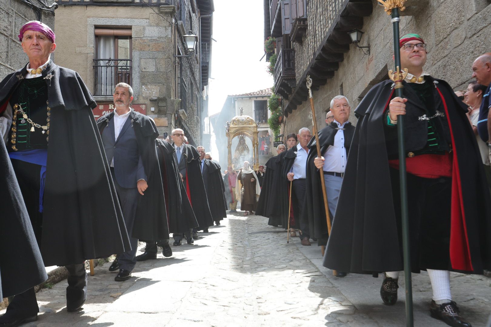 Un alberca abarrotada revive la tradición del Diagosto