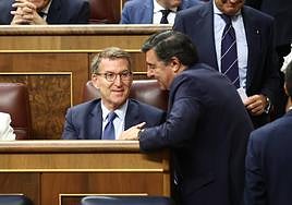 Bermúdez de Castro y Núñez Feijóo, este jueves en el Congreso.