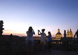 La Noche de los Fotógrafos reúne a más de 200 personas en Ieronimus