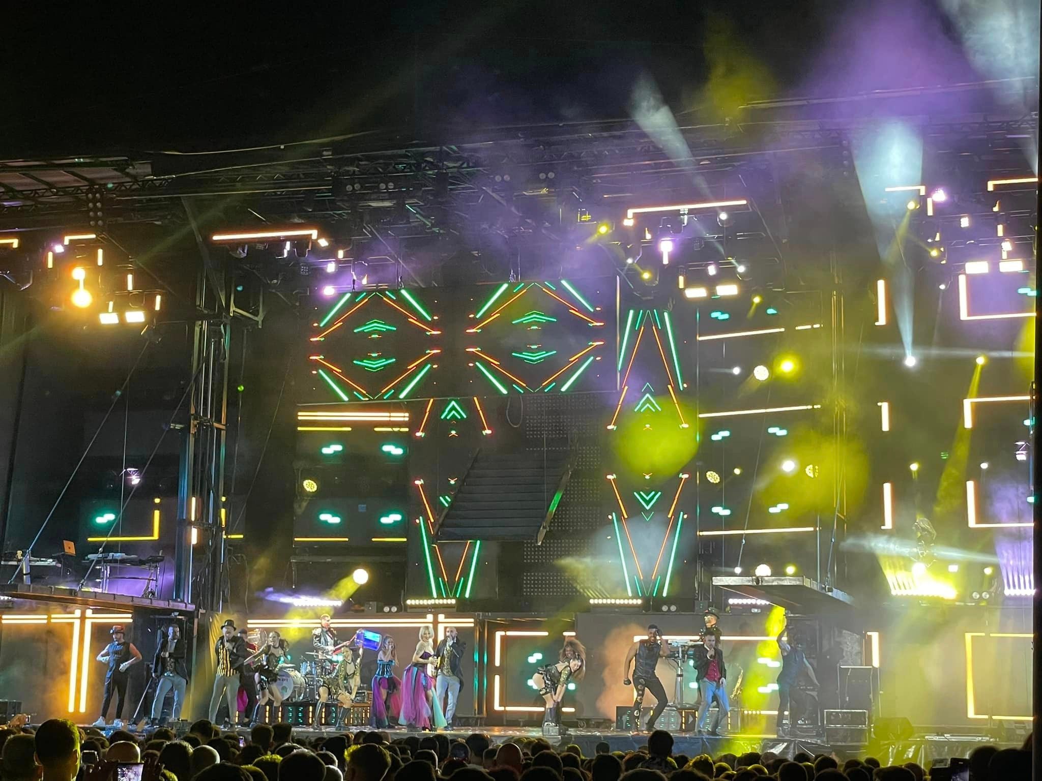 La orquesta Panorama vuelve a llenar y triunfar en Guijuelo