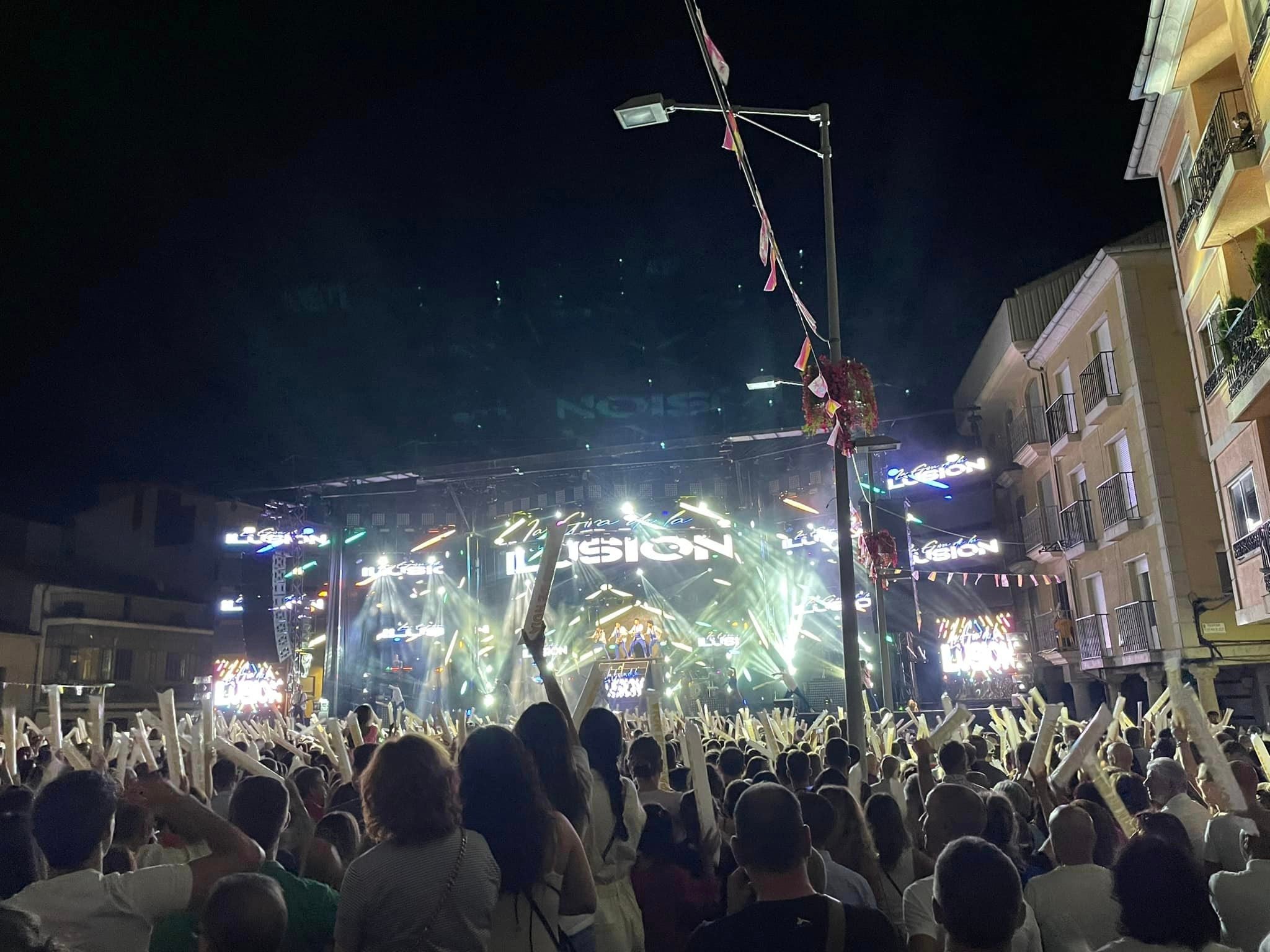 La orquesta Paris de Noia pone el colofón a las Ferias y Fiestas de Guijuelo