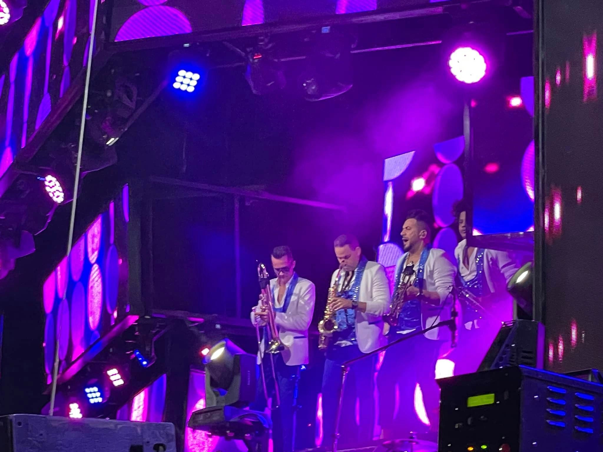 La orquesta Paris de Noia pone el colofón a las Ferias y Fiestas de Guijuelo