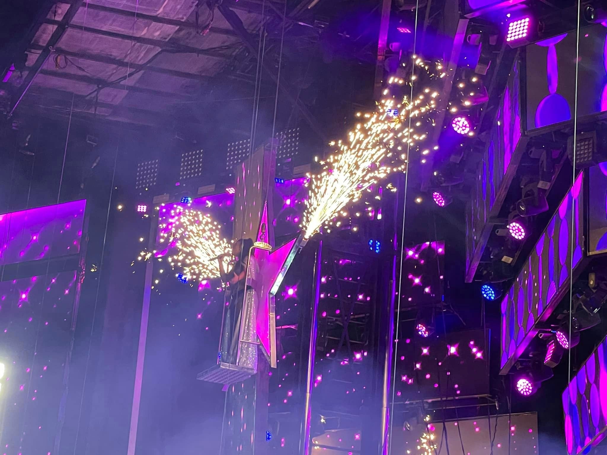 La orquesta Paris de Noia pone el colofón a las Ferias y Fiestas de Guijuelo