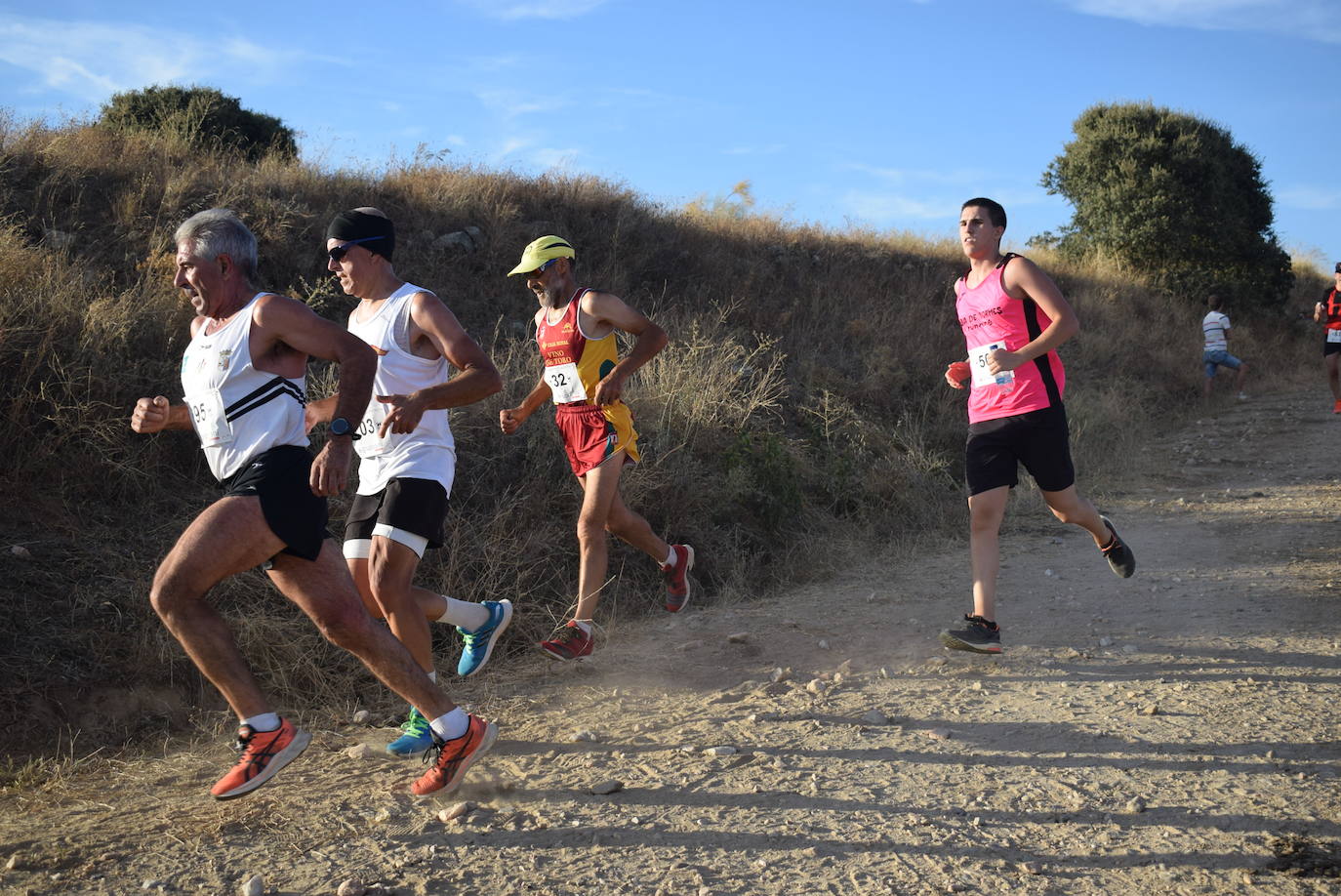 Exitosa XV Carrera Campestre de Valdemierque