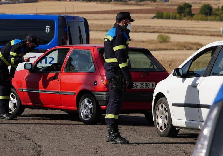 Denunciados tres conductores por alcoholemia positiva en el paseo de Carmelitas