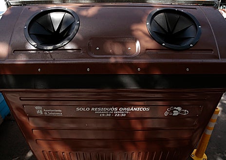 Imagen secundaria 1 - Salamanca cuenta solo con un centenar contenedores marrones tras un año desde el inicio de su implantación