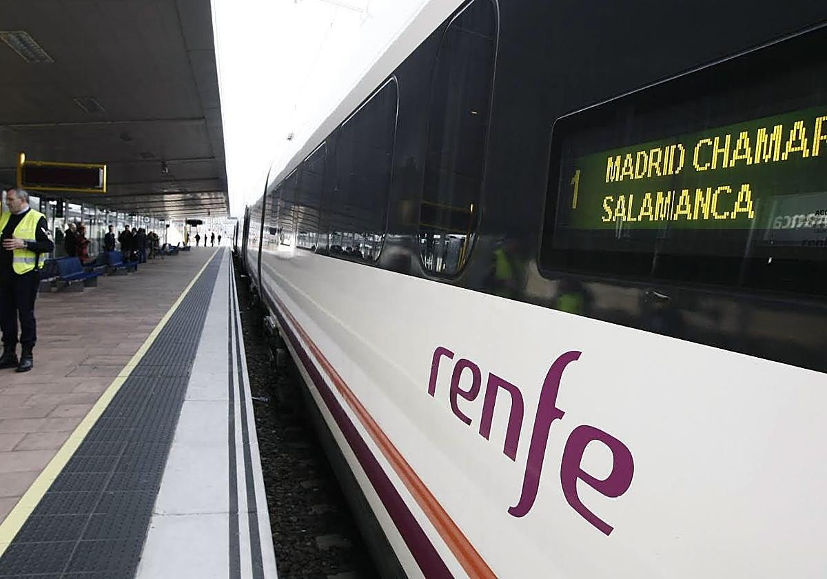 Alvia en la estación de Salamanca.