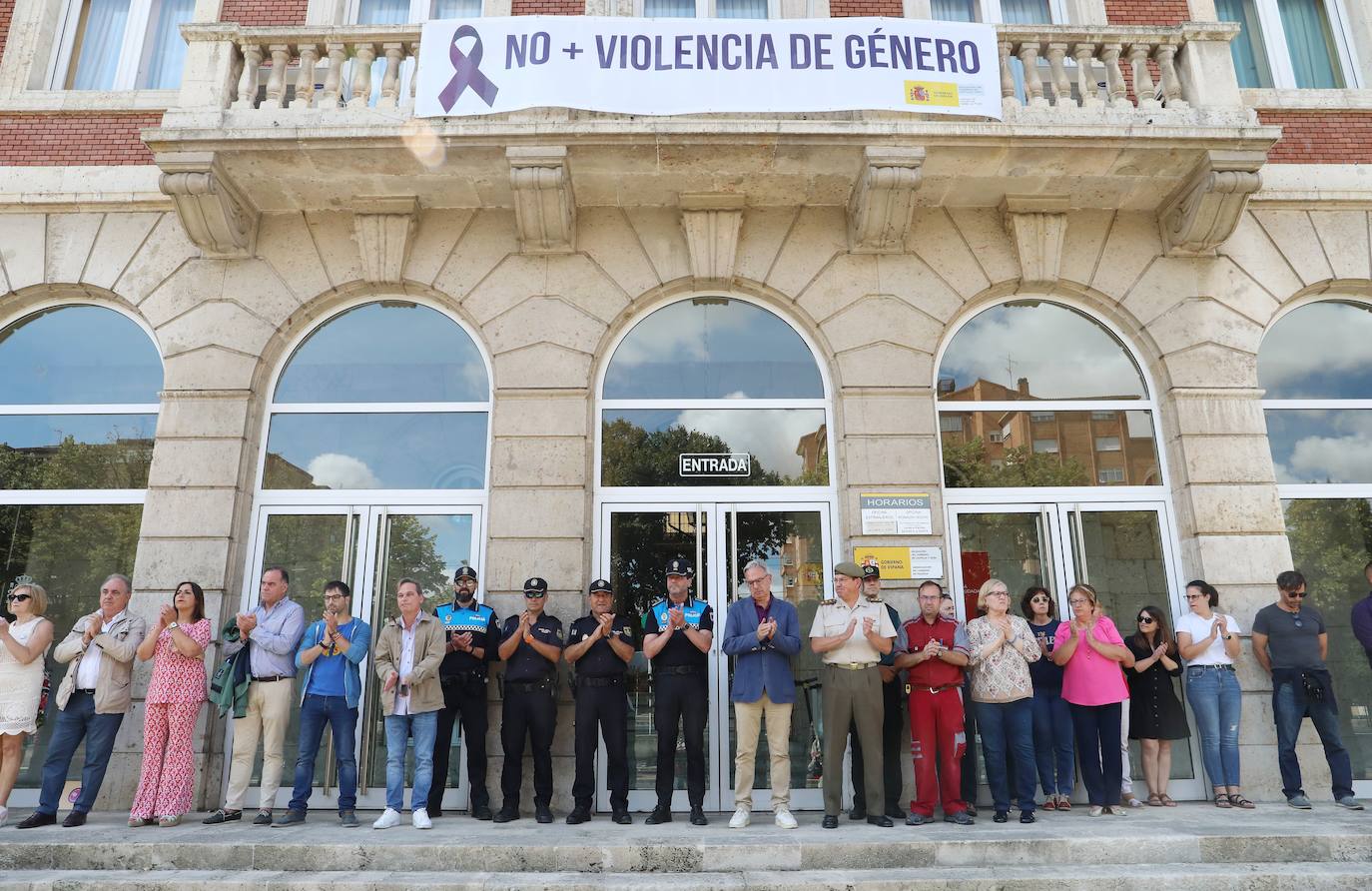 Minutos de silencio en Salamanca y la comunidad por la mujer asesinada en Béjar