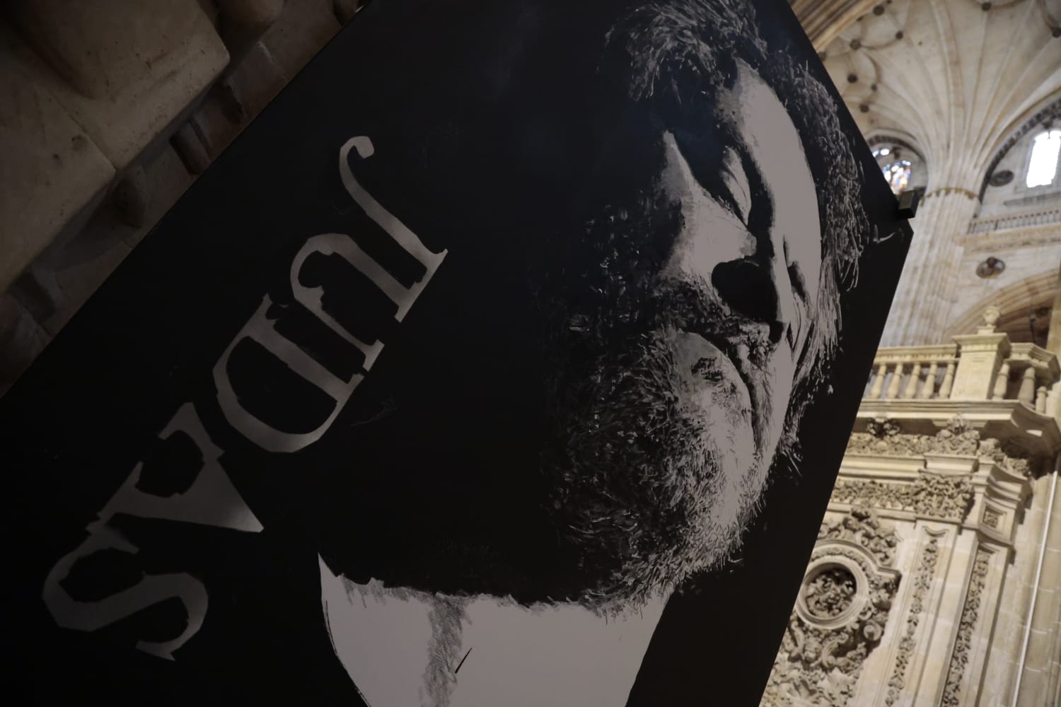 Lo cotidiano y lo divino en la exposición del retratista Ángel Luis Iglesias