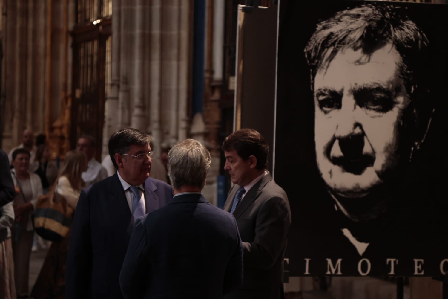 Lo cotidiano y lo divino en la exposición del retratista Ángel Luis Iglesias