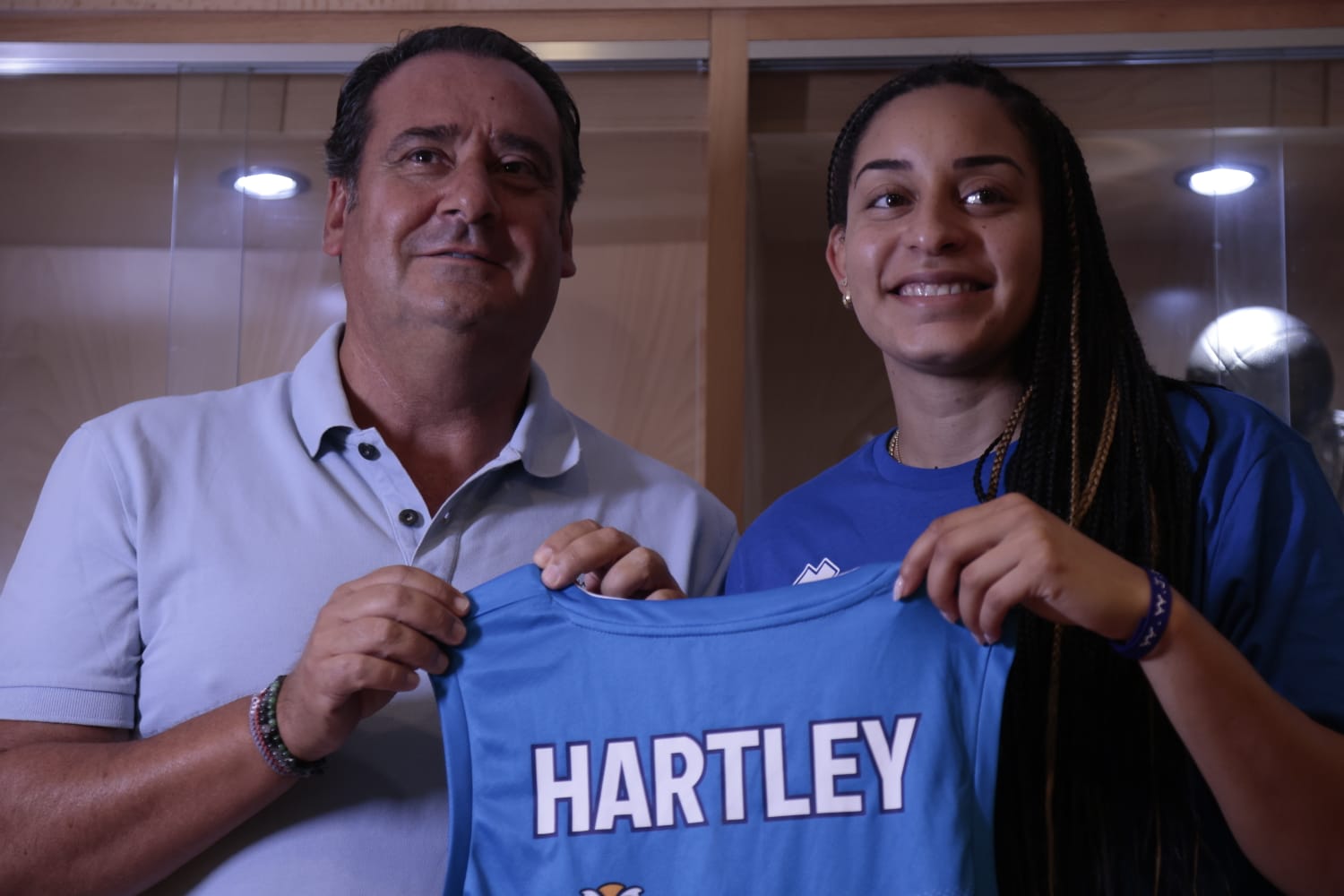 Bria Hartley apuesta por el azul del CB Avenida