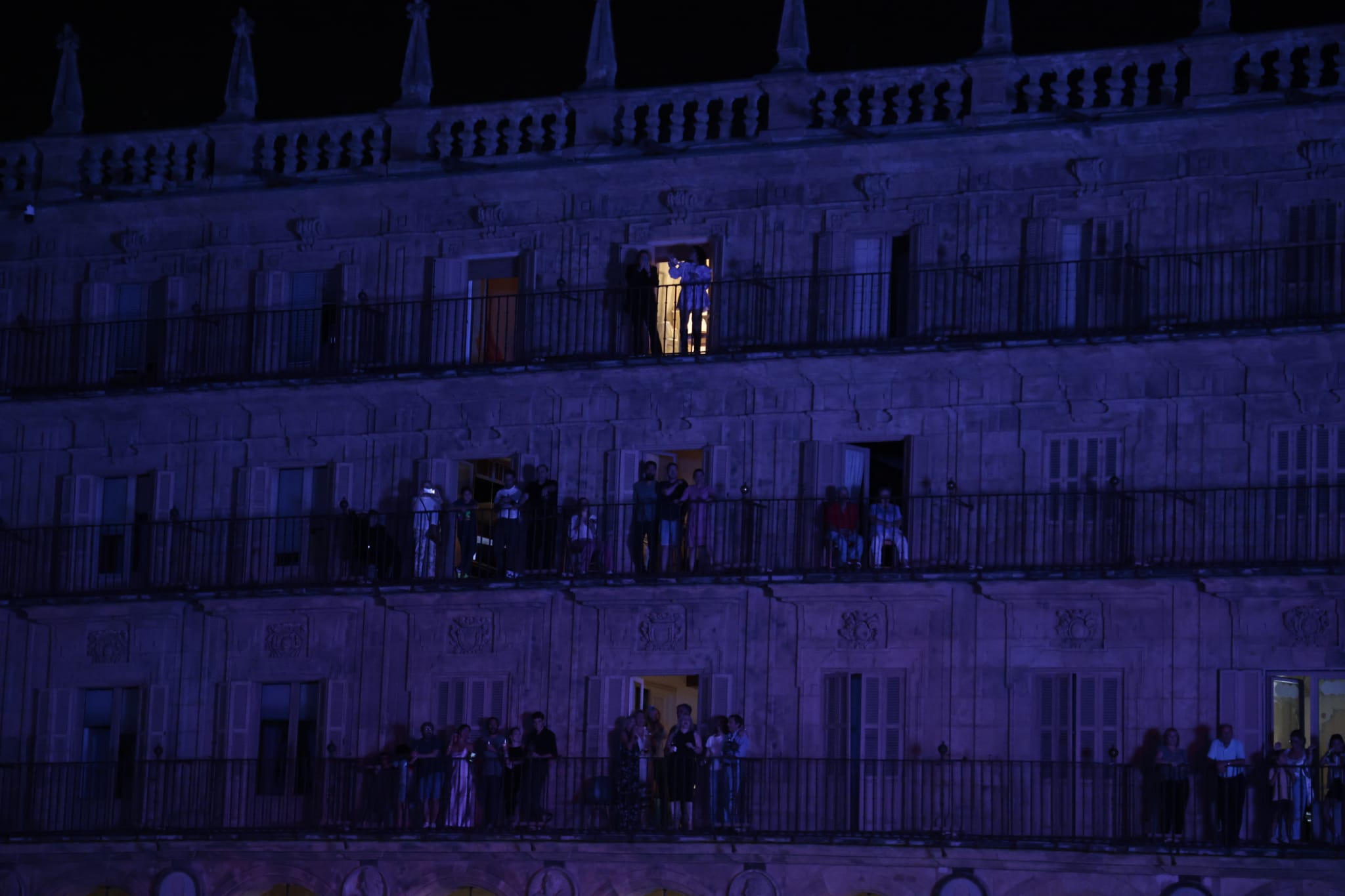 Vaquerizo y sus Nancys Rubias deslumbran en la Plaza Mayor