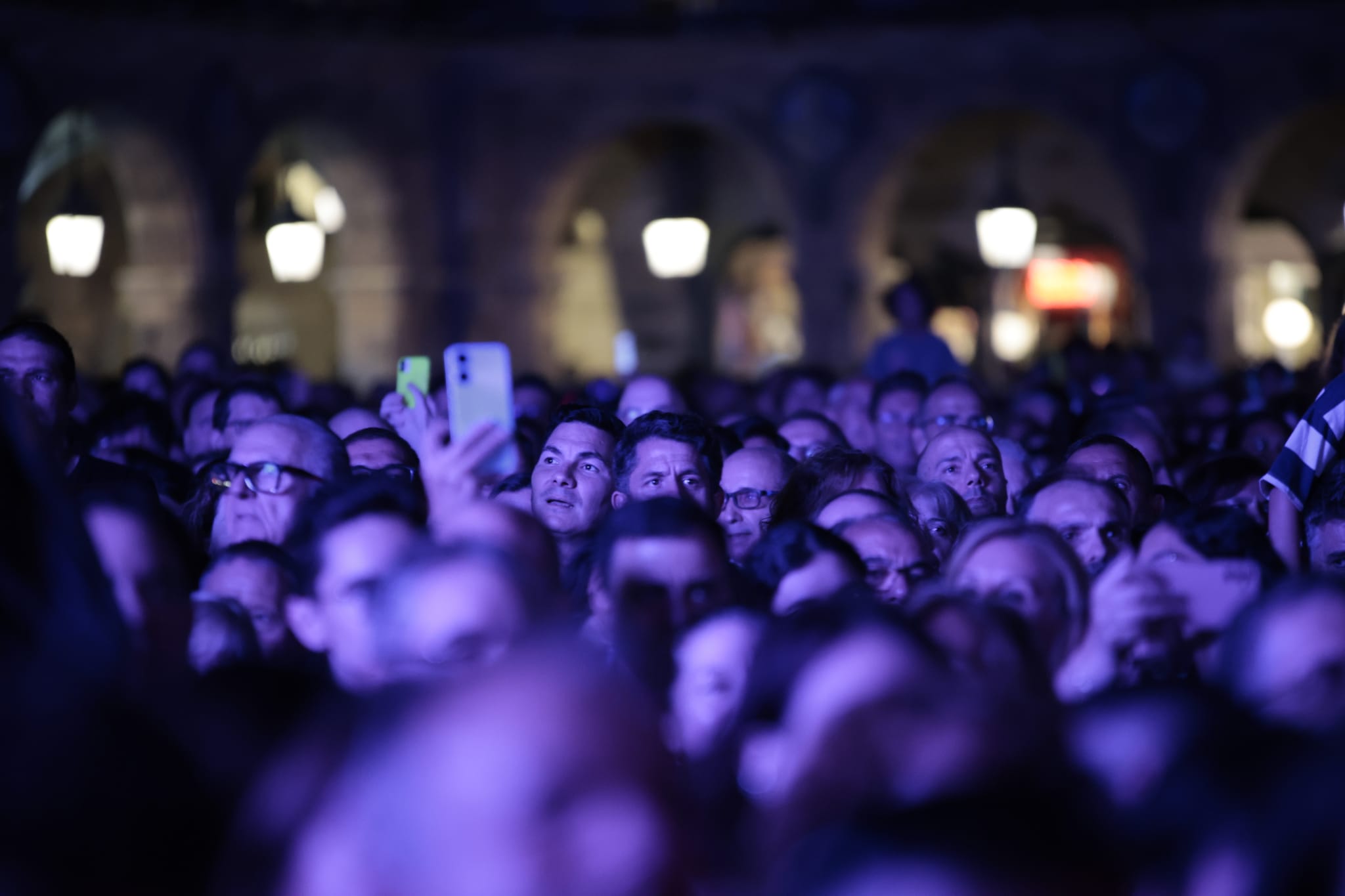 Vaquerizo y sus Nancys Rubias deslumbran en la Plaza Mayor