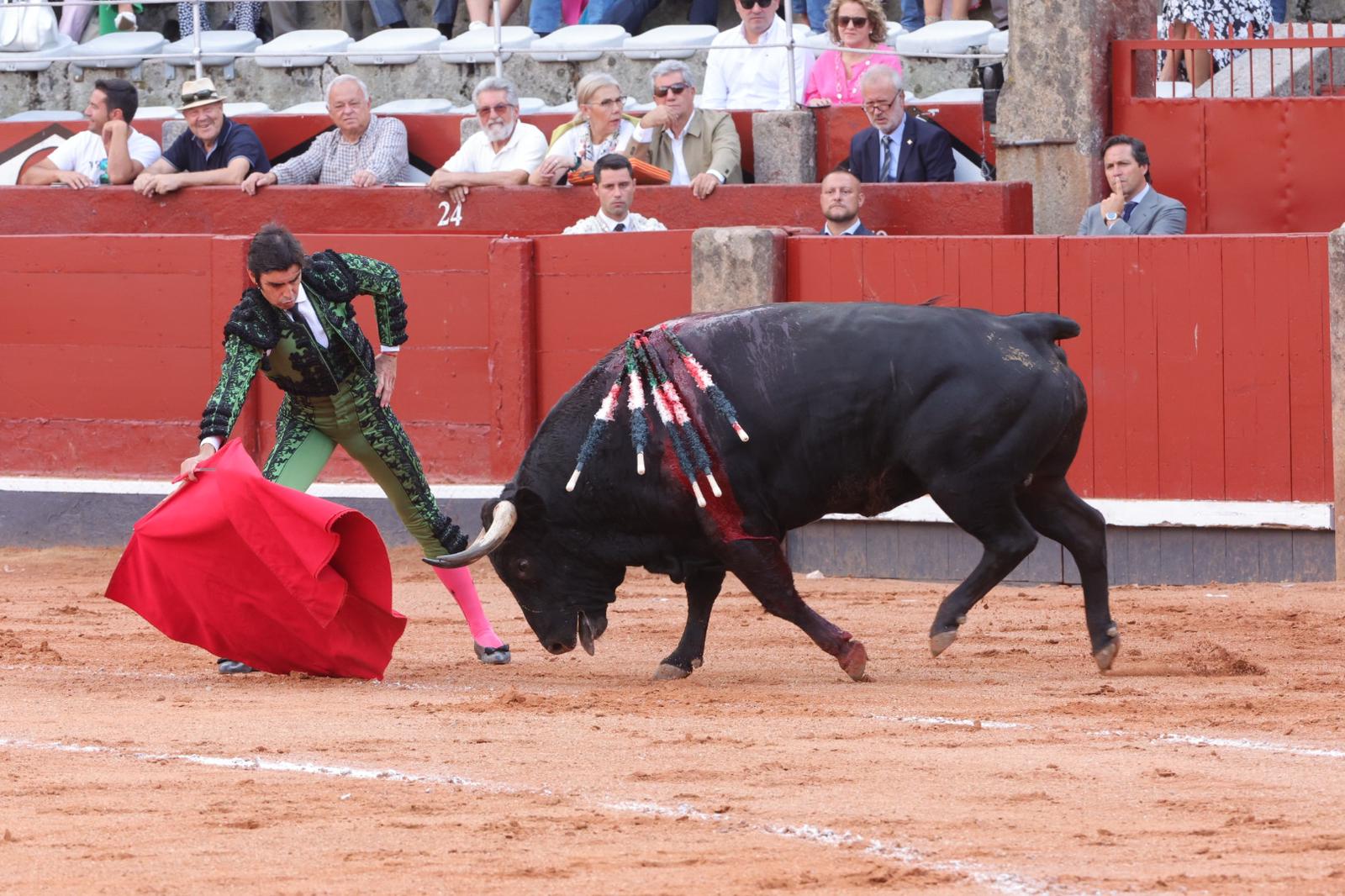 Segunda de abono de la feria con otra puerta grande