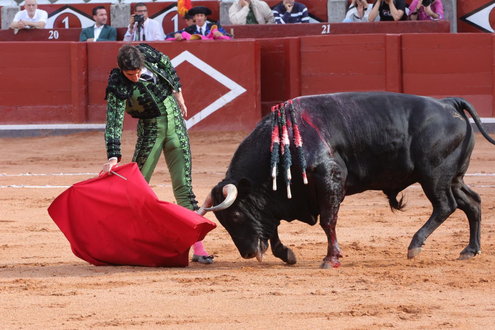 Segunda de abono de la feria con otra puerta grande