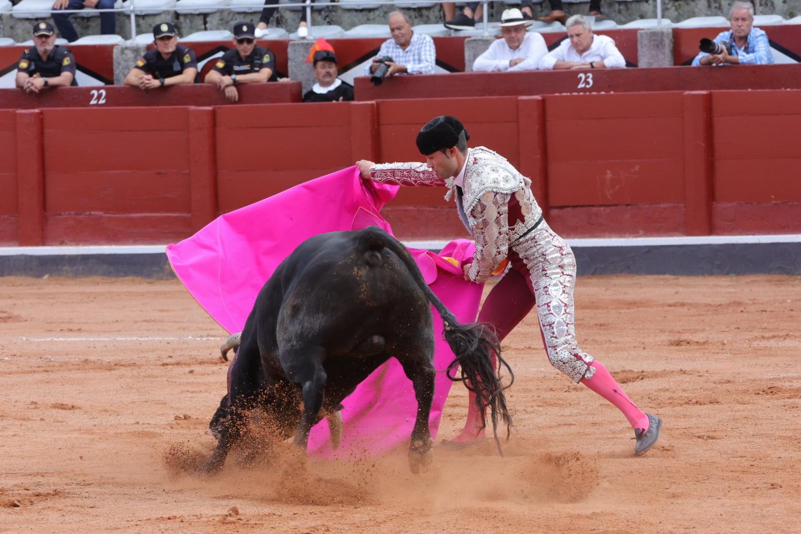 Segunda de abono de la feria con otra puerta grande