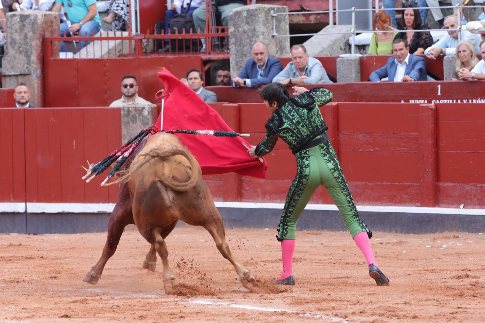 Segunda de abono de la feria con otra puerta grande