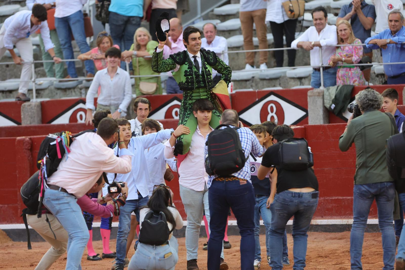 Segunda de abono de la feria con otra puerta grande