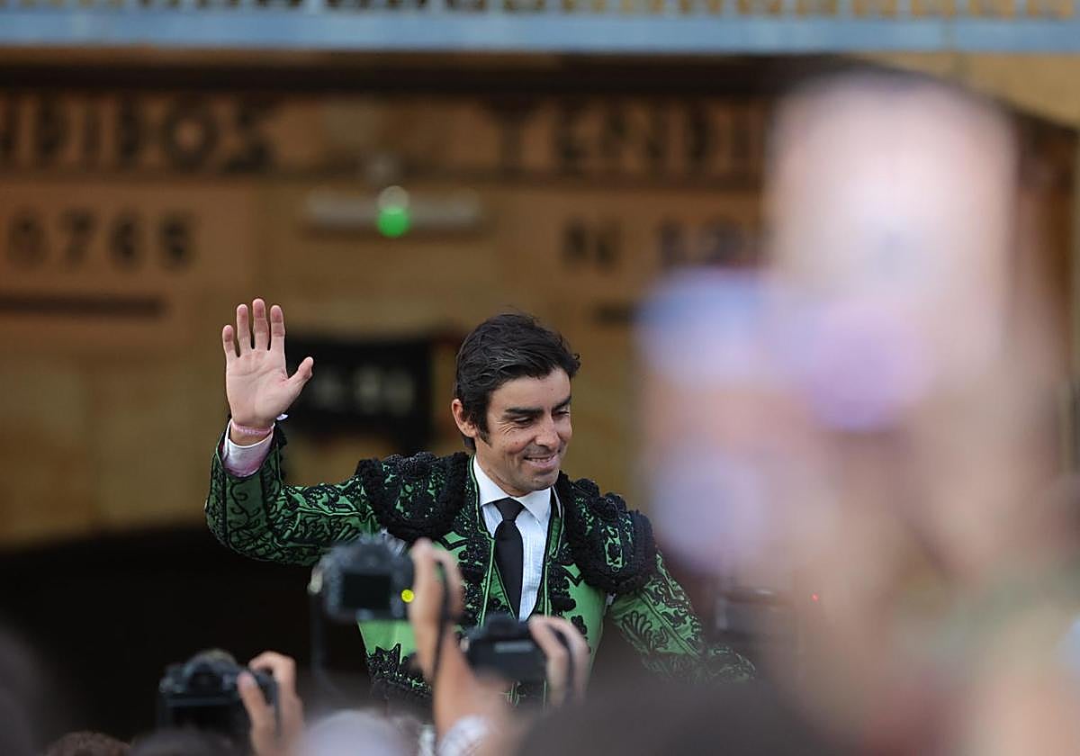 Segunda de abono de la feria con otra puerta grande