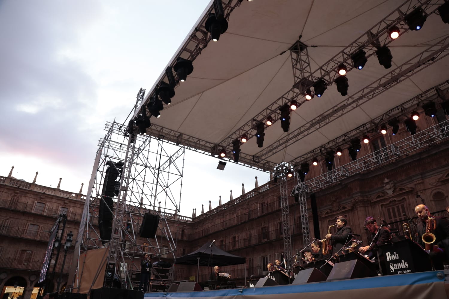 Un toque de jazz con la Bob Sands Big Band
