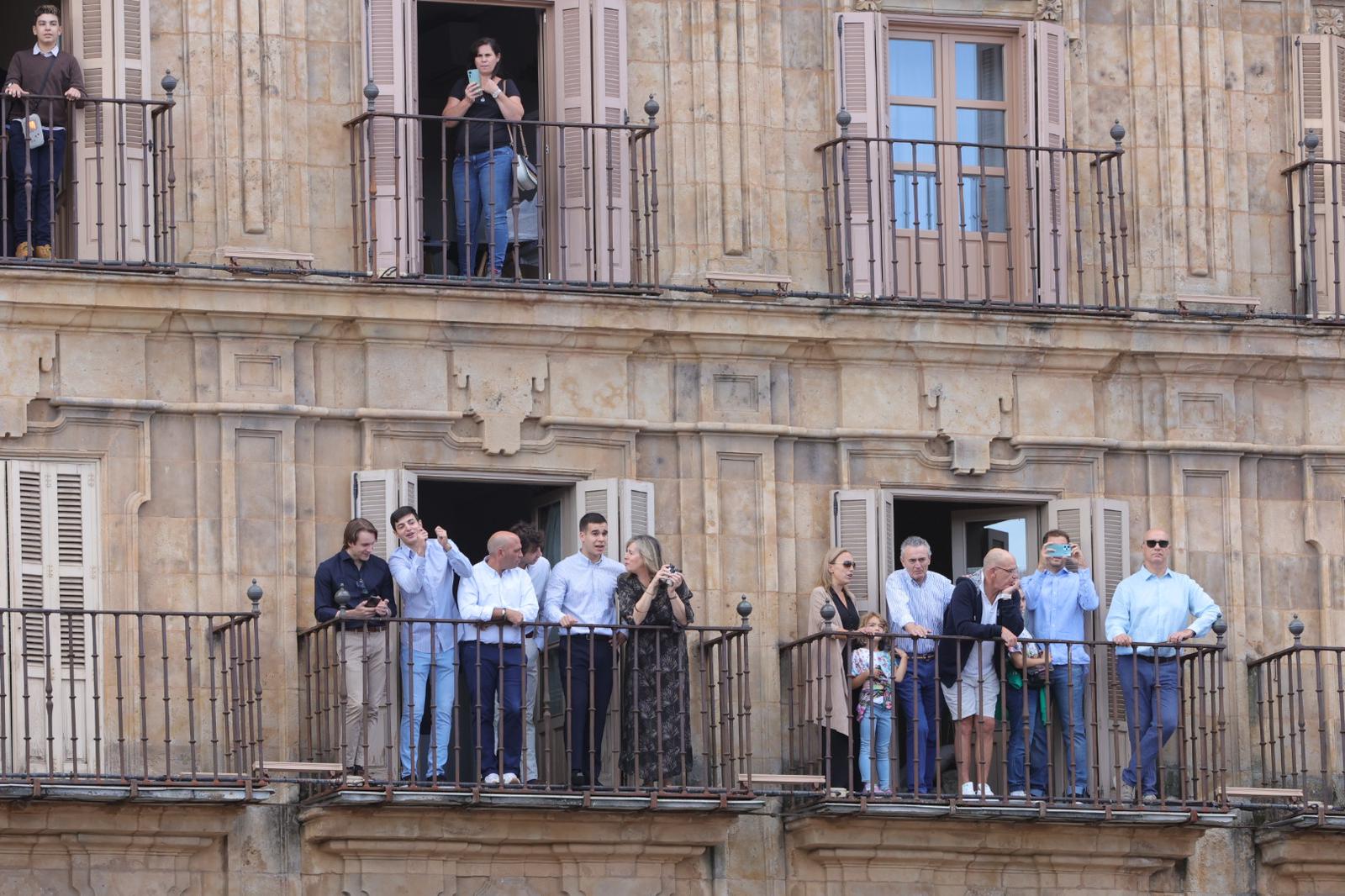 Solemne jura de bandera en la Plaza Mayor de Salamanca con la Guardia Real