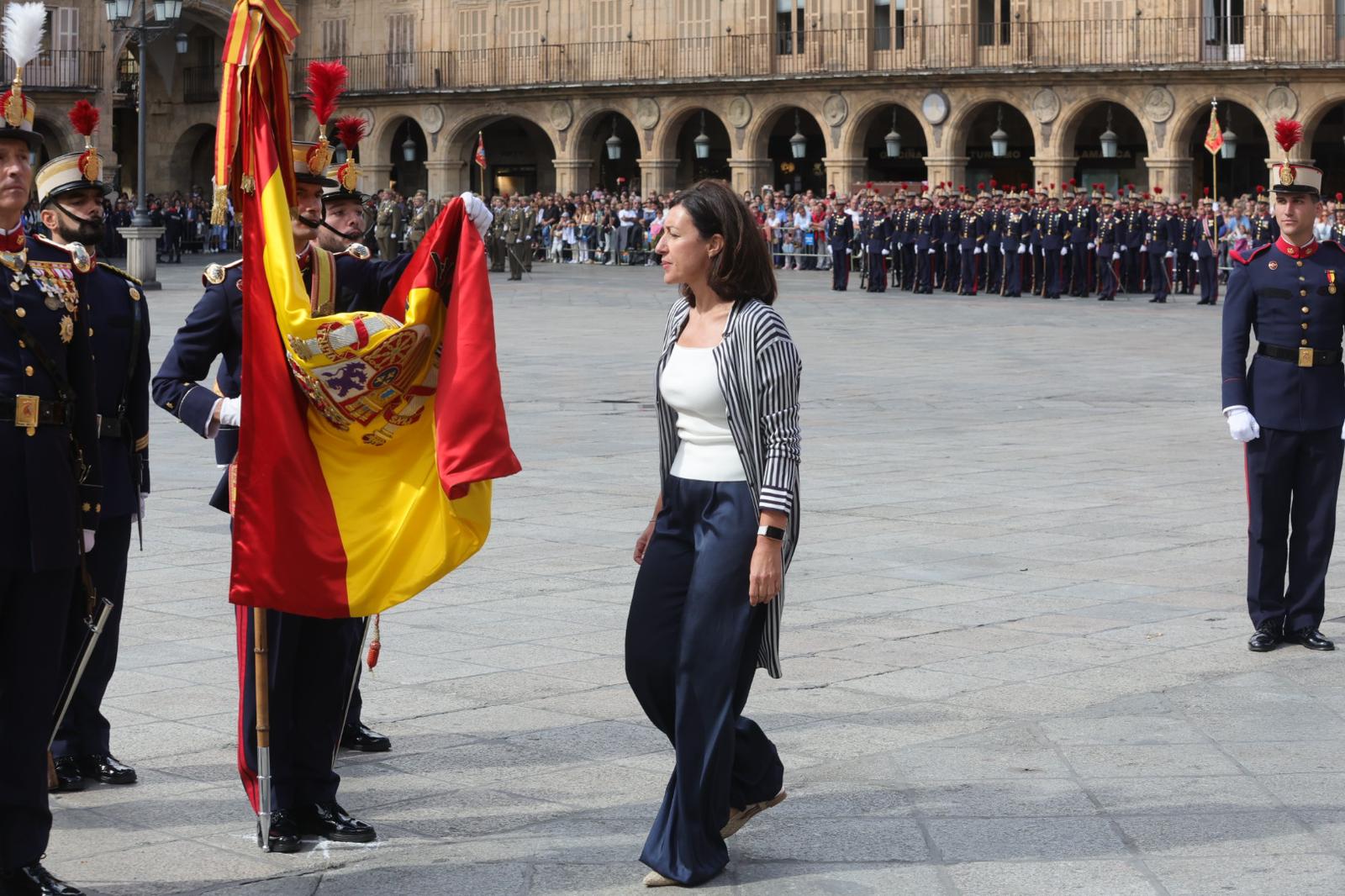 Solemne jura de bandera en la Plaza Mayor de Salamanca con la Guardia Real