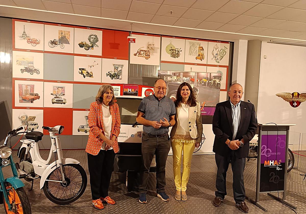 Participantes en la presentación.