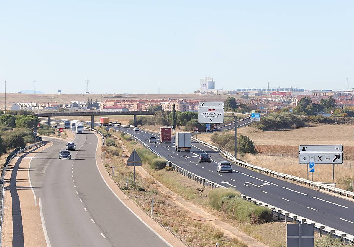 Tramo de autovía de entrada a Salamanca.