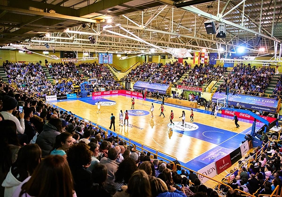 Imagen de Würzburg repleto de público.