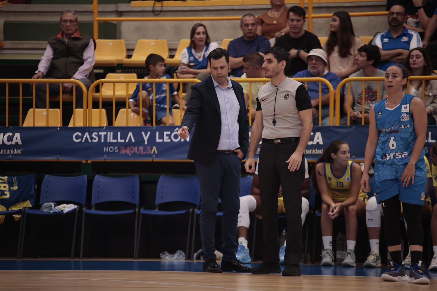 El debut de Avenida convence en la cancha y en la grada