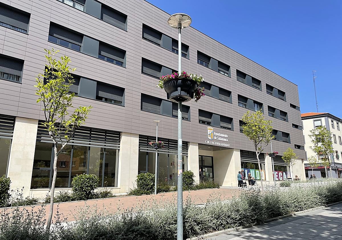 Centro Municipal de Convivencia Victoria Adrados.