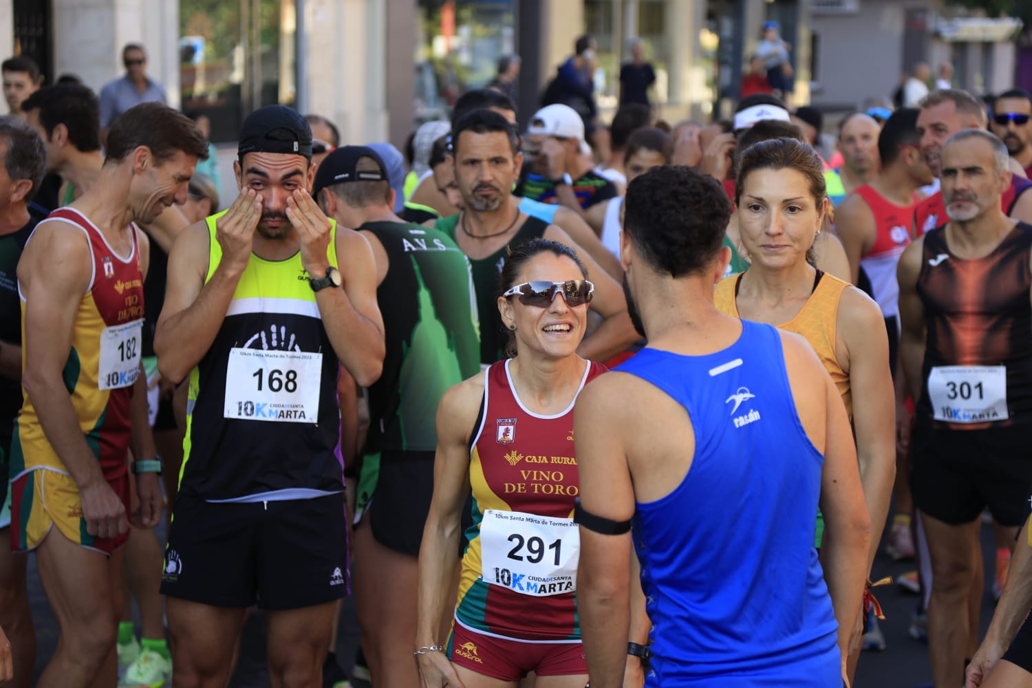 Adrián Moro y Verónica Sánchez, los más rápidos en la carrera de Santa Marta