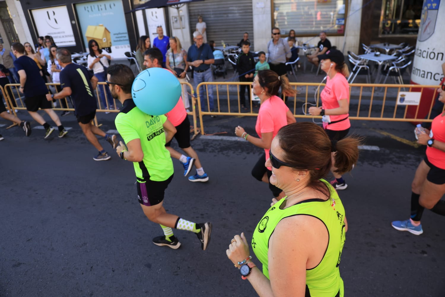 Adrián Moro y Verónica Sánchez, los más rápidos en la carrera de Santa Marta