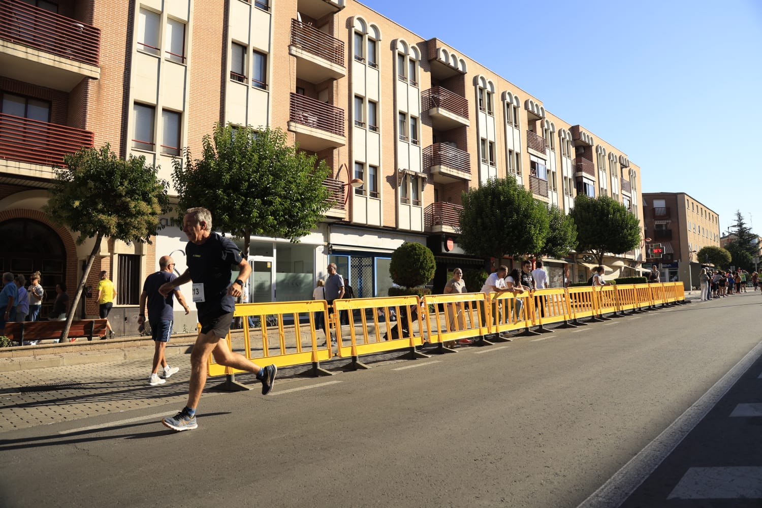 Adrián Moro y Verónica Sánchez, los más rápidos en la carrera de Santa Marta