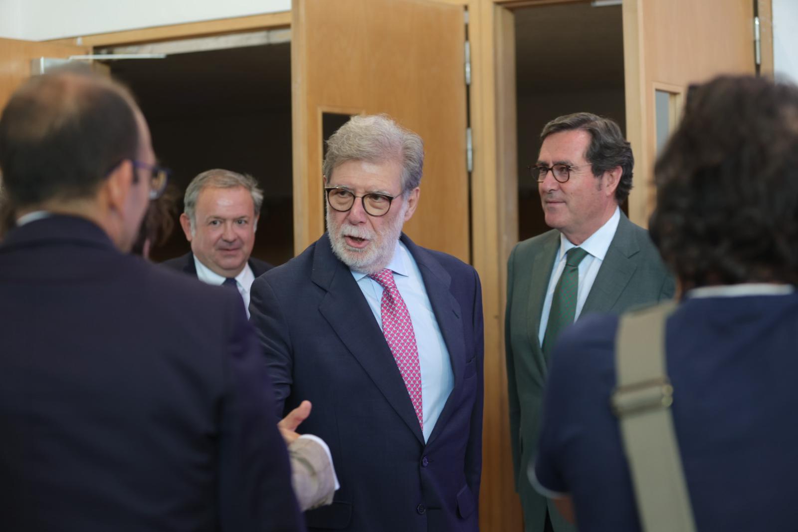 Santiago Aparicio, CEOE Castilla y León y Antonio Garamendi, presidente de CEOE.