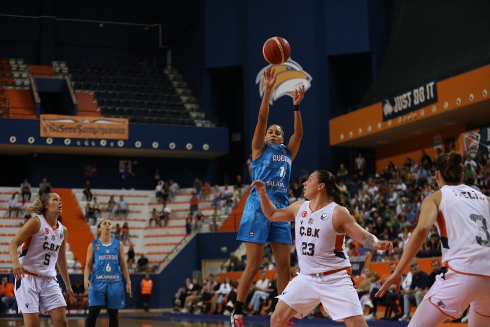 Victoria de Avenida ante el Cukurova