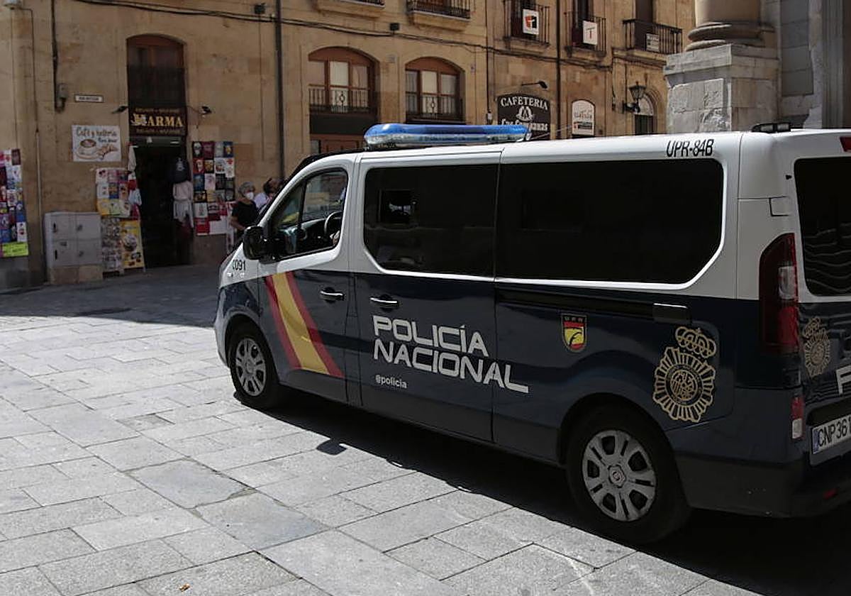 Estafan mediante llamadas telefónicas 4.125 euros a varios comercios de Salamanca