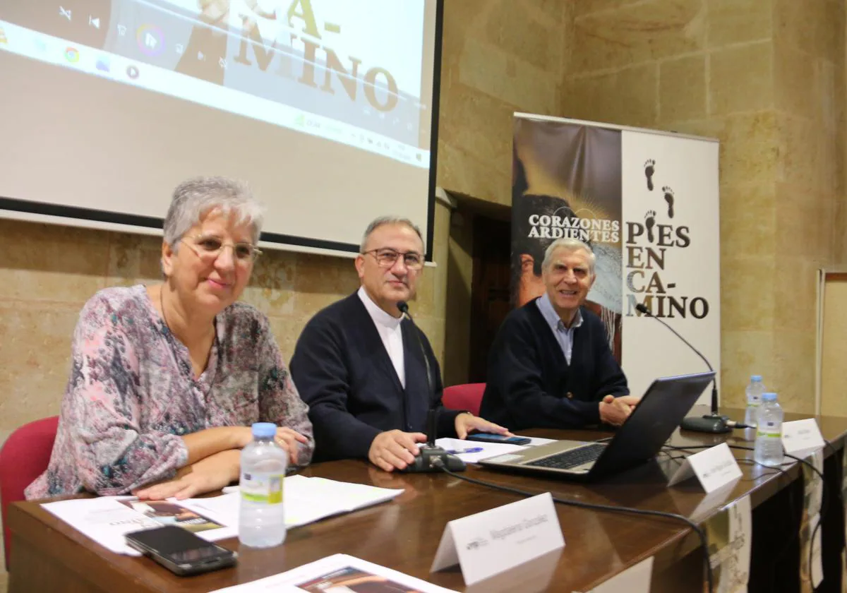 Magdalena González, José Miguel González, director de OMP Salamanca y Jesús Bayo, durante la presentación de la campaña del Domund 2023