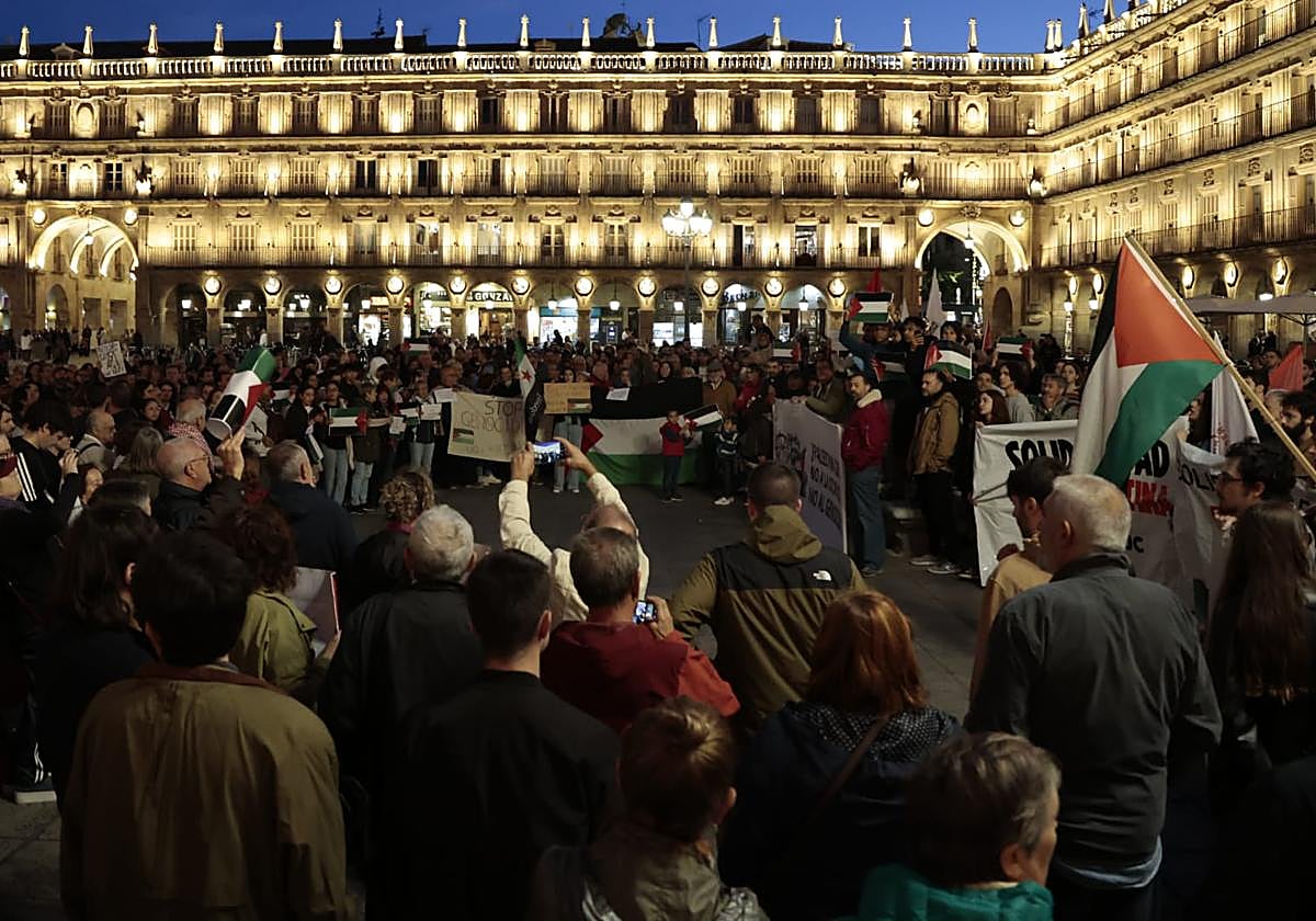 Concentración de apoyo a Palestina en la Plaza Mayor de Salamanca.