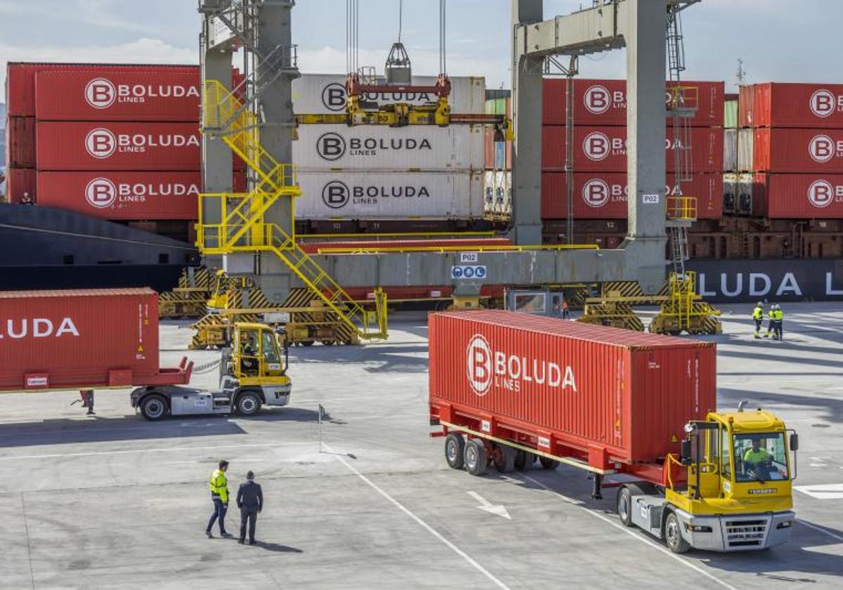 Terminal de contenedores en el Puerto de Santander.