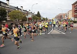 Día grande de atletismo en la Media Maratón de la Diputación