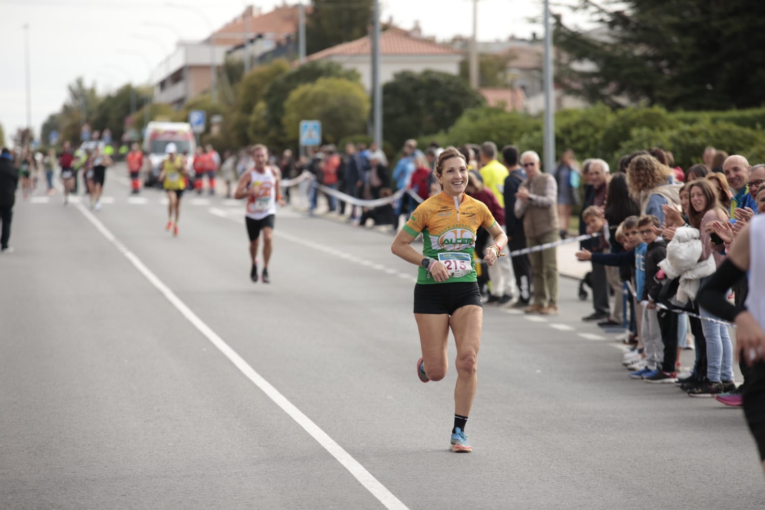 Día grande de atletismo en la Media Maratón de la Diputación