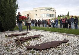 Salamanca homenajea a los 143 ajusticiados frente al cementerio por el «vengativo régimen franquista»