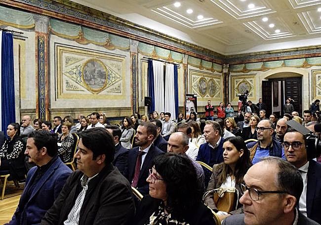 Asistentes al acto en el Colegio Fonseca.